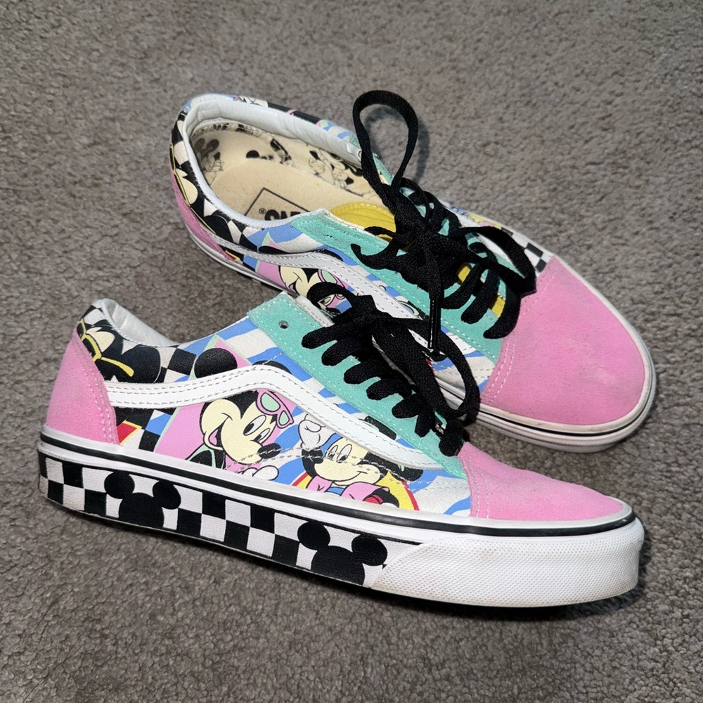 RARE Y2K DISNEY MICKEY MOUSE VANS- NOT MADE ANYMORE LIMITED RELEASE